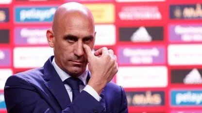 Luis Rubiales dimite como presidente de la Real Federación Española de Fútbol y como vicepresidente de la UEFA