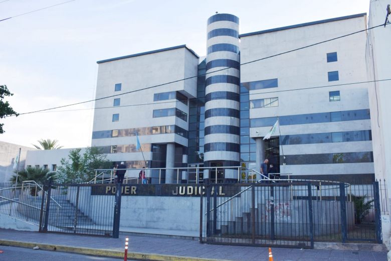 Piden 10 años de prisión por golpear a su pareja, robar y agredir a un policía 