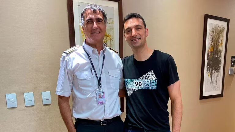 El periodista Antonio Laje fue uno de los pilotos del vuelo que trajo a Messi 