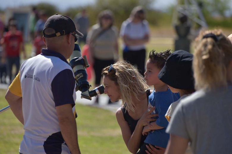 Desde el PALP organizaron actividades para qobservar el eclipse solar