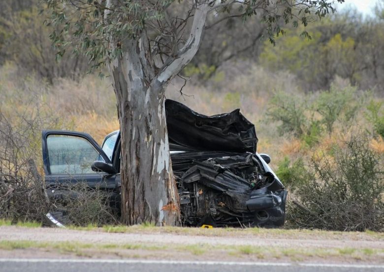 San Luis: Una mujer chocó un árbol y murió 