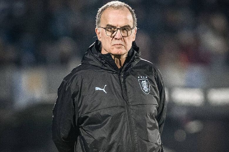 Con el regreso de Luis Suárez y la ausencia de Cavani, Bielsa convocó a 24 jugadores en Uruguay