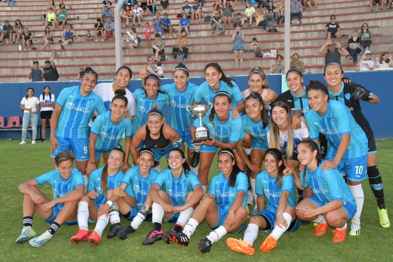 San Luis FC festejó el ascenso con una goleada ante Camioneros 