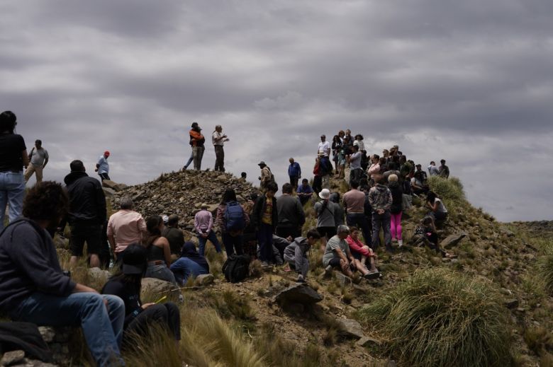 Los cóndores “Yñaca” y “Hiernen” fueron liberados en las Sierras de los Comechingones 
