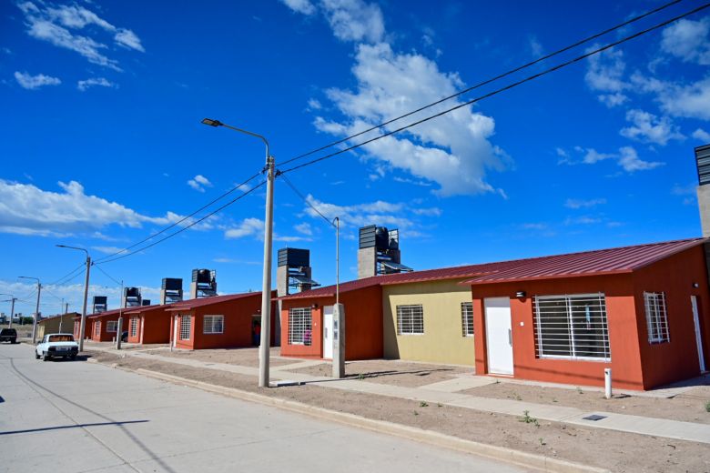  340 familias  recibieron las llaves de sus nuevos hogares