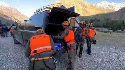 Tragedia en la Cordillera: se reanudaron las tareas de rescate de los cuerpos y se conoció el último mensaje de uno de los montañistas 