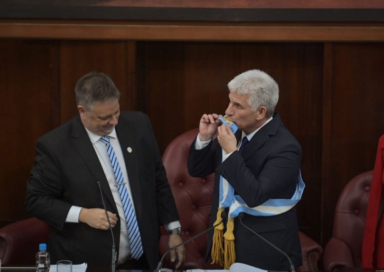 Asunción del Gobernador Claudio Poggi 