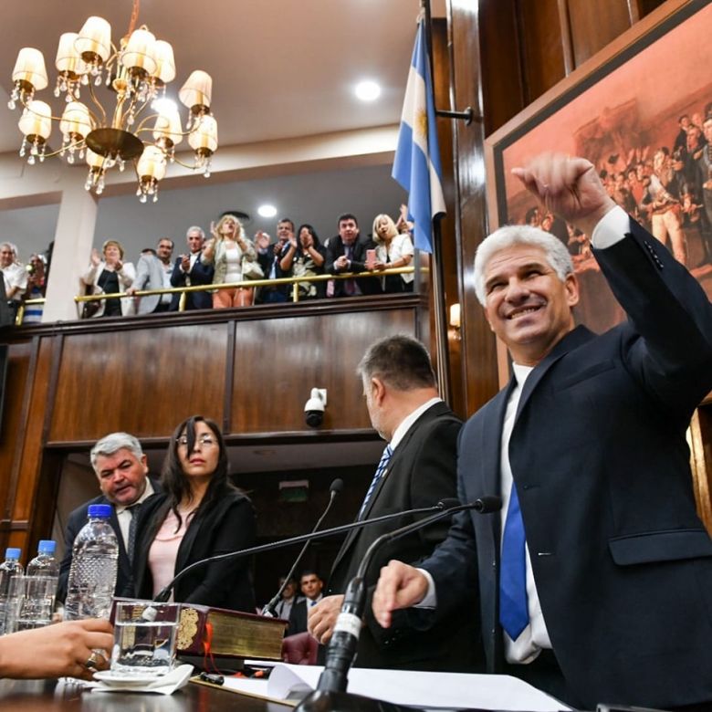 Asunción del Gobernador Claudio Poggi 