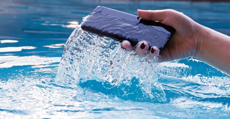 El agua ya no es el principal enemigo de los celulares: ¿a qué le temen ahora los usuarios? 
