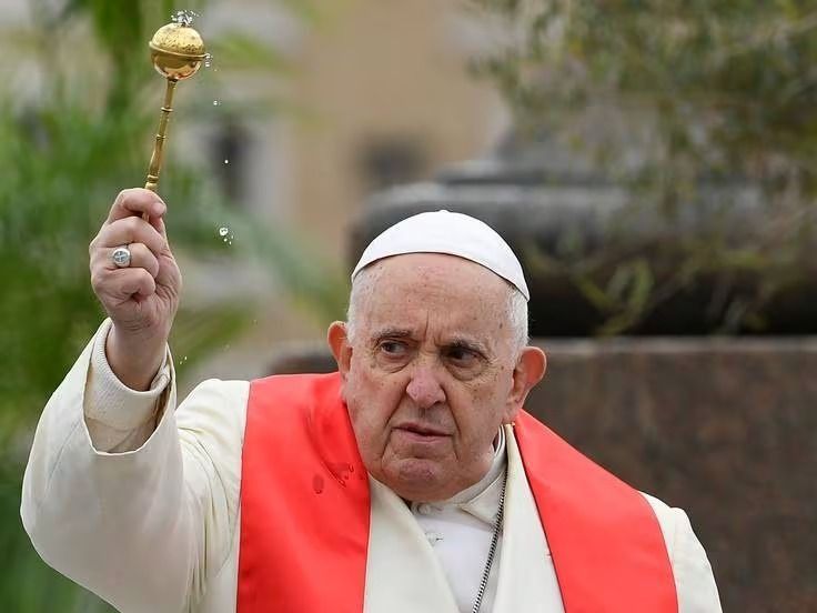El Vaticano autorizó la bendición de parejas del mismo sexo 