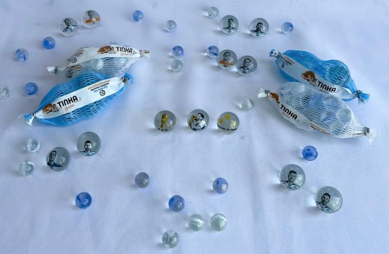 La única fábrica de bolitas de Latinoamérica, realizó una edición especial de los campeones del mundo 