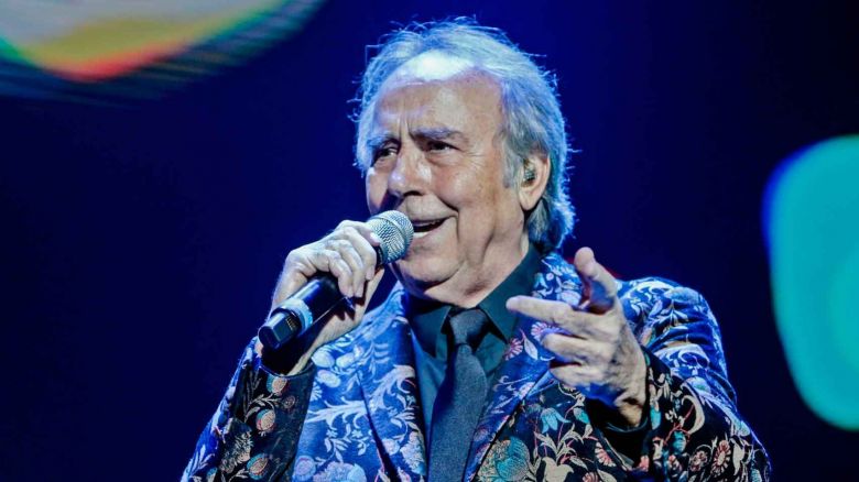 En 1943 nace en Barcelona el cantautor Joan Manuel Serrat 