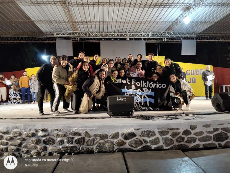 El Ballet Folklórico La Ribera se prepara para el pre Cosquín