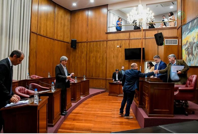 " No pensábamos que iban a llegar al punto de no importarles los empleados públicos, ese nivel de perversión nos sorprende  "
