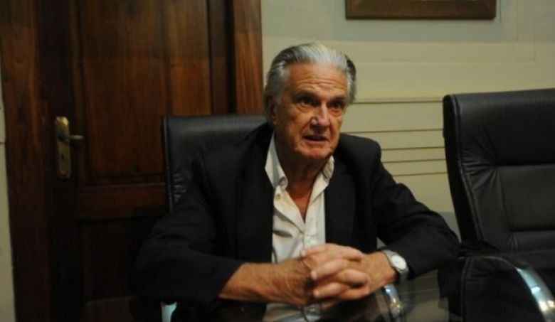 "Los diputados radicales deberían rechazar el DNU porque es inconstitucional" 