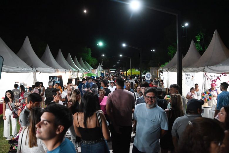 Comenzó la 35º edición de La Calle Angosta y fue todo un éxito 