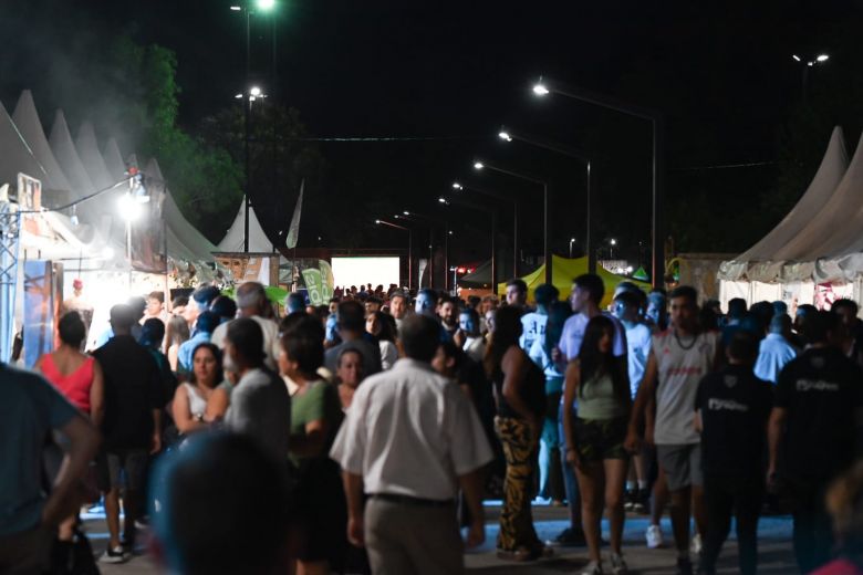 Comenzó la 35º edición de La Calle Angosta y fue todo un éxito 