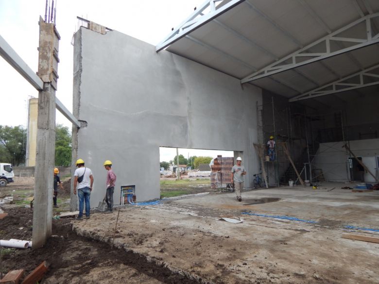 Referentes del ministerio de Hacienda e Infraestructura Pública visitaron escuelas de Villa Mercedes