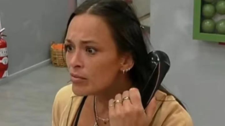 Agostina atendió el teléfono rojo en Gran Hermano y quedó “expulsada”: cuál fue la reacción de sus compañeros