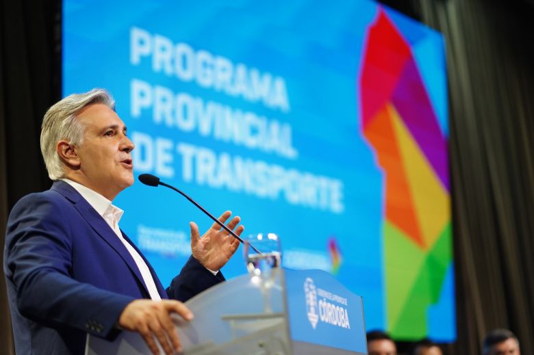 Llaryora anunció la ampliación de los Boletos Sociales, que sumarán más beneficiarios