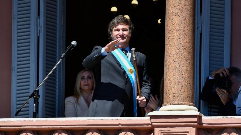 Imputaron a Alberto Fernández por posibles irregularidades en la contratación de seguros