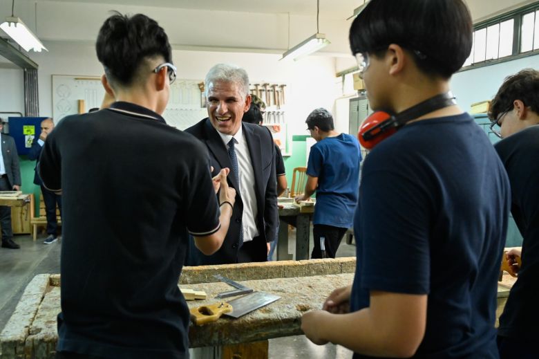 El Gobernador se interiorizó de los proyectos de la escuela industrial