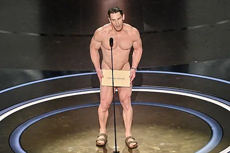 No iba desnudo: esto es lo que en realidad John Cena llevaba puesto debajo del sobre en los Oscar  