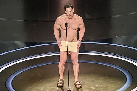 No iba desnudo: esto es lo que en realidad John Cena llevaba puesto debajo del sobre en los Oscar  