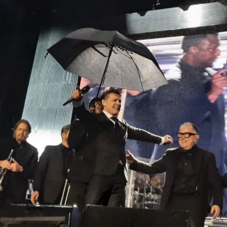 Escándalo con Luis Miguel en Córdoba: abandonó su show después de una hora por la lluvia