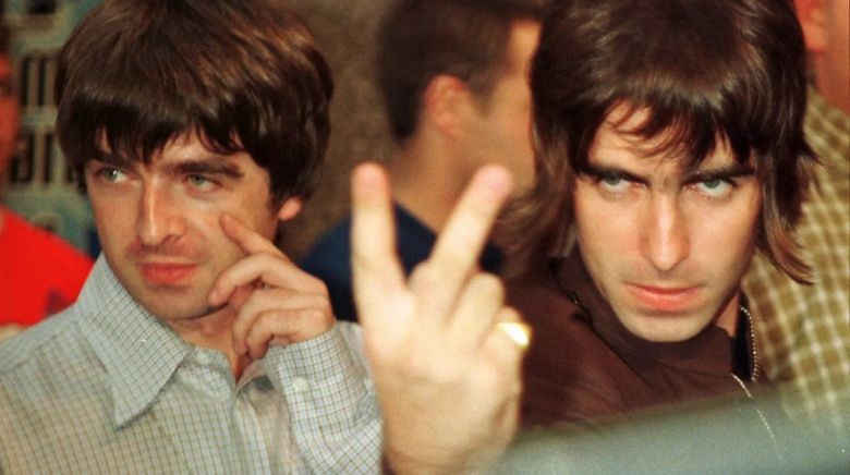Oasis celebra los 30 años de “Supersonic” con una edición especial en formato físico