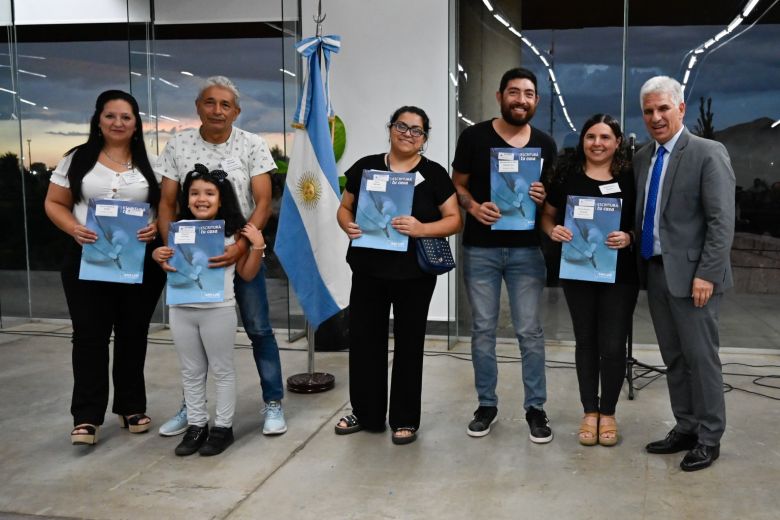 Más de 100 familias recibieron la documentación de sus hogares