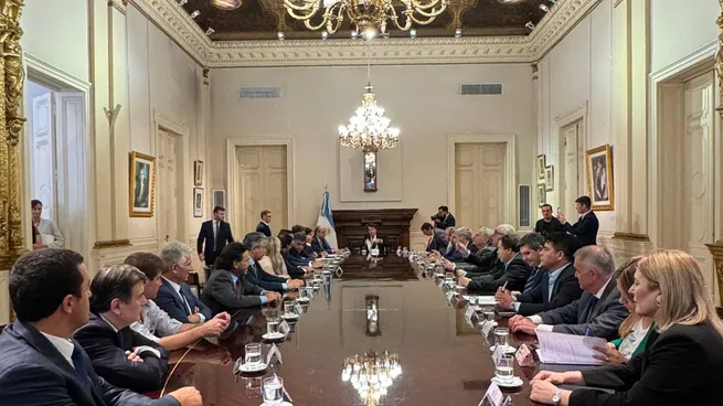 Cortocircuito entre Javier Milei y las provincias: los gobernadores evalúan ir a la justicia por los recortes