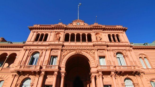 El Gobierno faculta a los ministerios a prorrogar contratos laborales, pero impide que ingresen nuevos empleados
