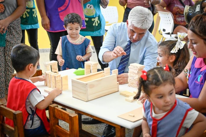 El Gobernador inauguró un Centro de Desarrollo Infantil en el barrio Eva Perón