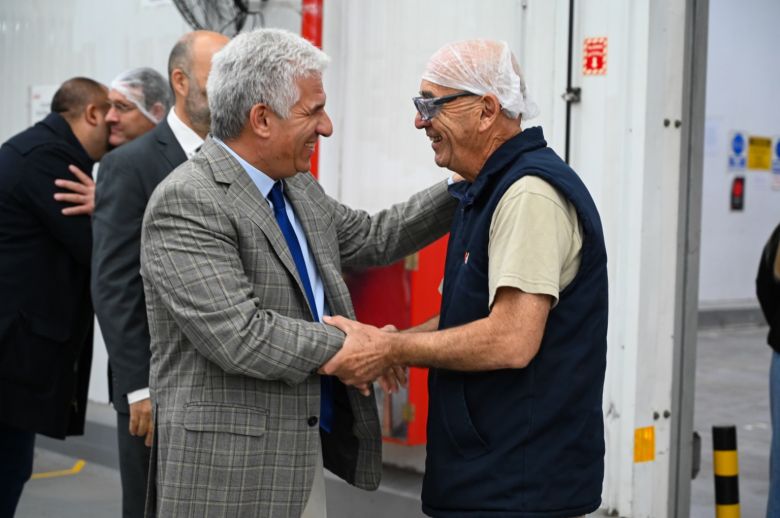El Gobernador medió entre los trabajadores y la empresa para que Dánica reabra sus puertas