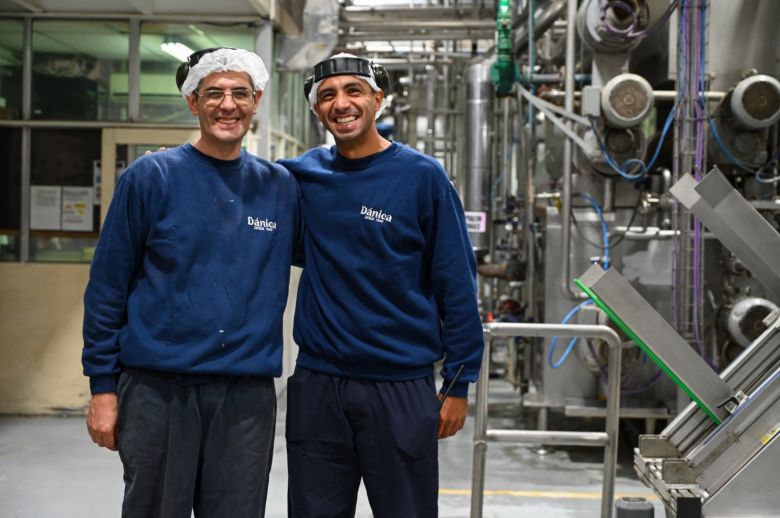 El Gobernador medió entre los trabajadores y la empresa para que Dánica reabra sus puertas