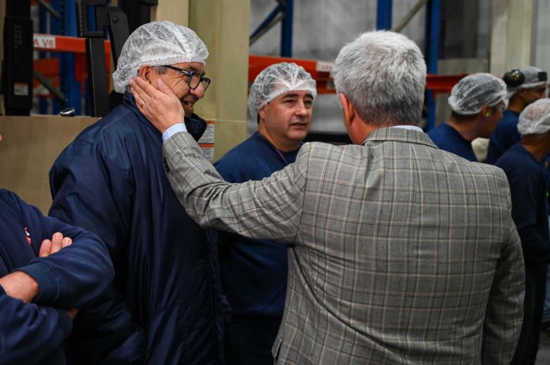 El Gobernador medió entre los trabajadores y la empresa para que Dánica reabra sus puertas