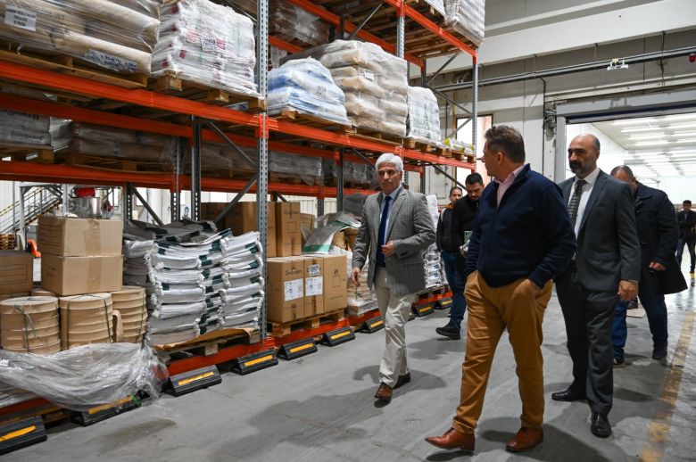 El Gobernador medió entre los trabajadores y la empresa para que Dánica reabra sus puertas