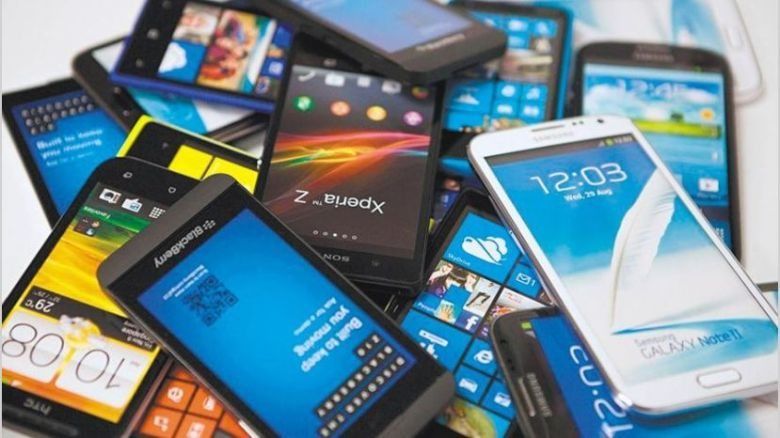 Liberan más precios: celular, Internet y cable dejan de ser esenciales