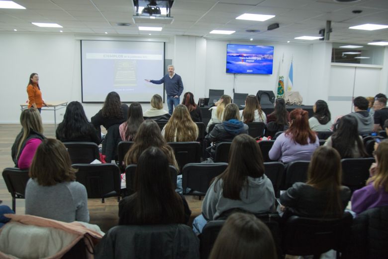 Récord de participantes en el primer encuentro presencial de alumnos de la ULP