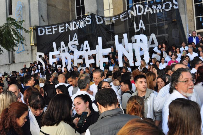 "El sistema sanitario está colapsado en función de este ahogo presupuestario"