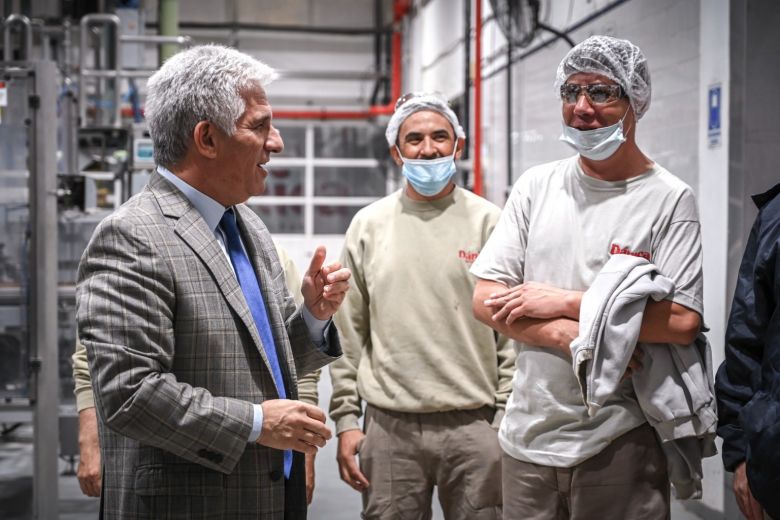 Las máquinas están funcionando: “El miércoles ya retomamos la producción de mayonesa”