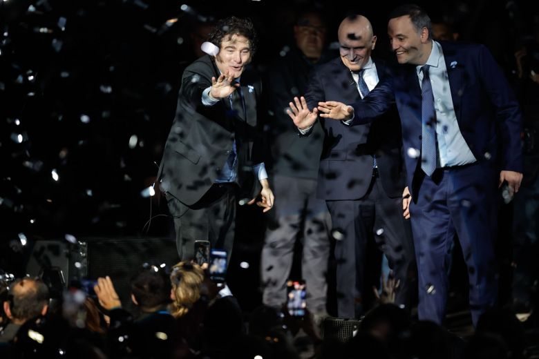 Milei la rockeó con un show liberal y la presentación de su libro 