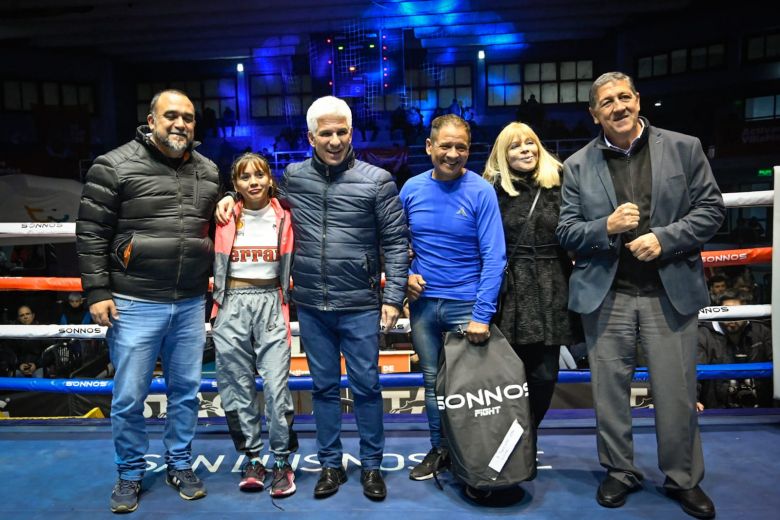 Volvió la pasión por el boxeo al Palacio de los Deportes