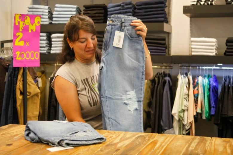 Empleados de Comercio tendrán aumentos de sueldo en junio, julio y agosto