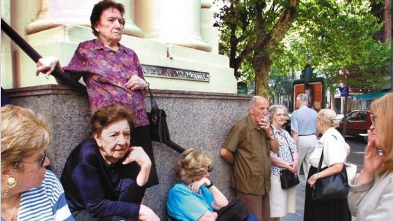 Oficial: Gobierno entregará un nuevo bono de $70.000 a los jubilados en julio