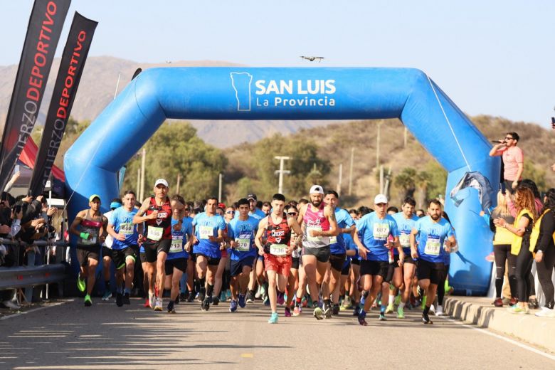 Más de 700 atletas participaron de los 10k ‘Del Maestro’