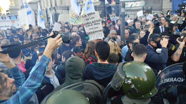 La Policía Federal volvió a reprimir una manifestación de jubilados
