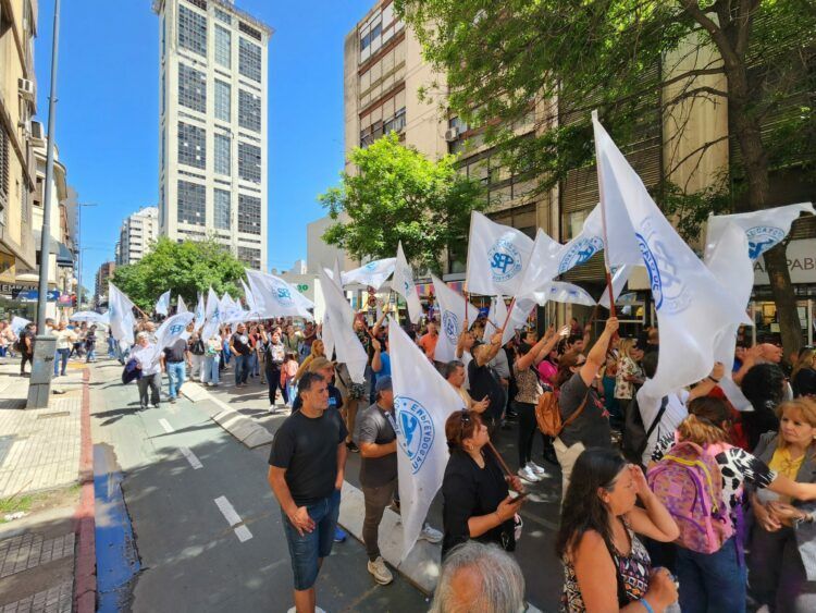 El SEP rechazó la oferta salarial de la provincia y anunció protesta en todas las reparticiones