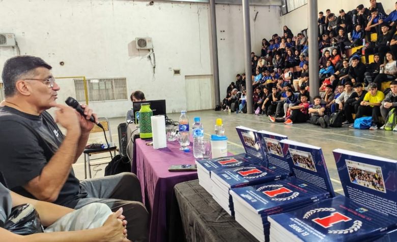 Silvio Leyría: “El Profe” y su rol en el actual sistema educativo